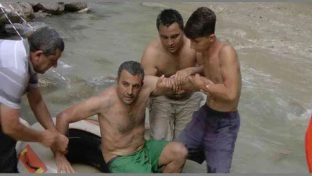 CENNET KANYONDA DEHŞET 2 KİŞİ ÖLDÜ