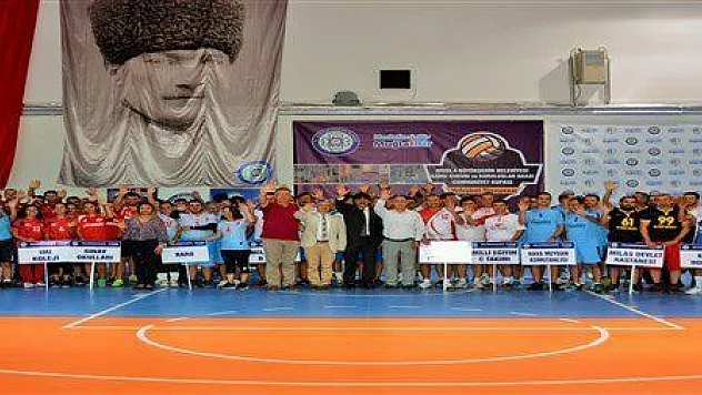 Kurumlar Arası Cumhuriyet Kupası Turnuvası Başladı