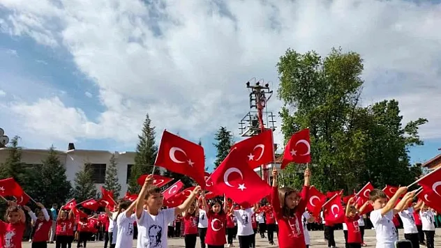 23 Nisan Ulusal Egemenlik ve Çocuk Bayramı coşkuyla kutlandı