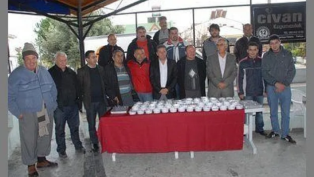 FETHİYE BELEDİYESİ GÜNLÜKBAŞI HALKINA AŞURE DAĞITTI