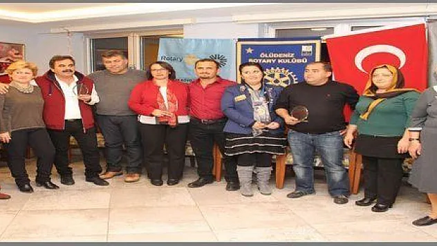 MESLEK HİZMET ÖDÜLLERİ SUNULDU