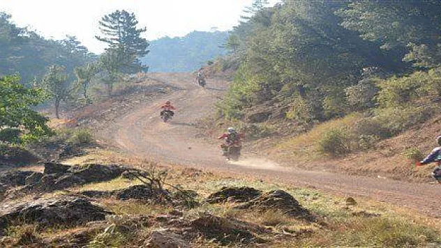 ÇAMELİ'DEN RÜZGAR GİBİ GEÇTİLER