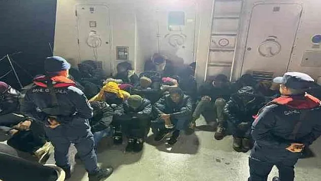 24 DÜZENSİZ GÖÇMEN YAKALANDI