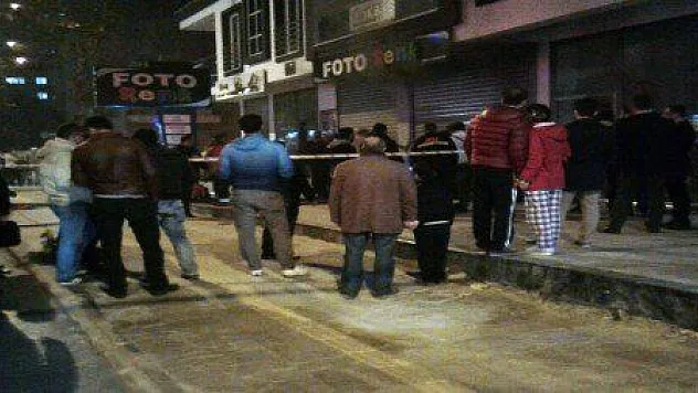 FOTOĞRAFÇI DÜKKANI YANDI...