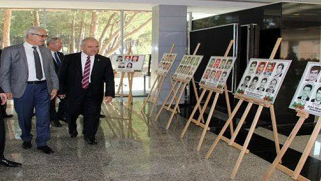 ÜNİVERSİTEDEN ANLAMLI SERGİ...