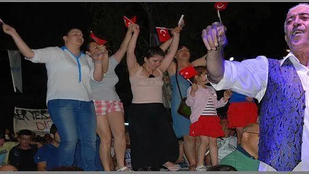 FESTİVAL EDİP AKBAYRAM KONSERİYLE SONA ERDİ