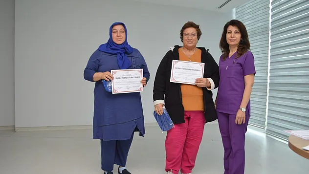 26 diyabetli bireye diplomaları verildi