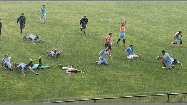 ÖLÜDENİZSPOR SÜPER AMATÖRE YÜKSELDİ