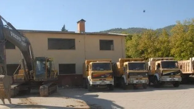 ESKİ İMAM HATİP LİSESİ YIKILIYOR