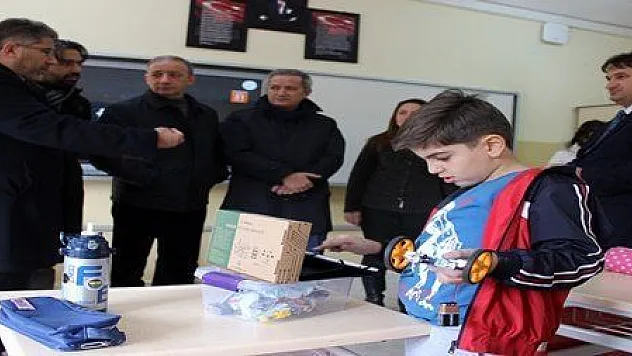 SÜPER BEYİNLERE YER ARANIYOR...