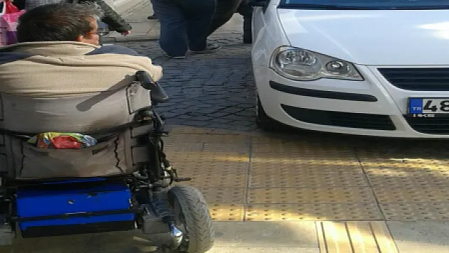 MİLAS'TA ENGELLİLERE BÜYÜK AYIP...
