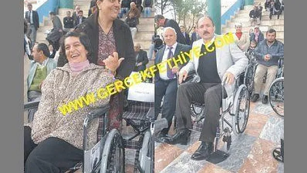 FETHİYE BELEDİYESİ 106 ADET TEKERLEKLİ SANDALYE DAĞITTI
