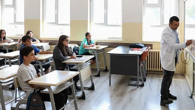 45 BİN ÖĞRETMEN ALIMINA İLİŞKİN ATAMA TAKVİMİ VE BRANŞ BAZINDA KONTENJAN DAĞILIMI AÇIKLANDI