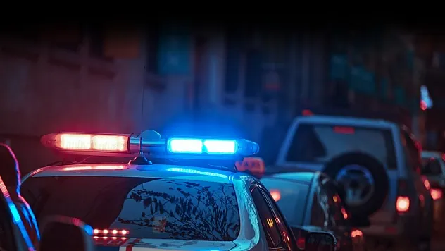5 çocuk annesi kadın eşi tarafından sokakta defalarca bıçaklandı