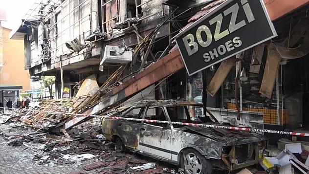 5 dükkan ve 1 araç kullanılamaz hale geldi