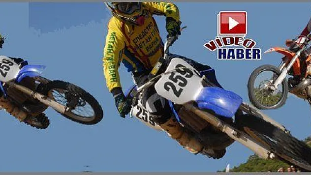 MOTOKROS NEFESLERİ KESTİ...