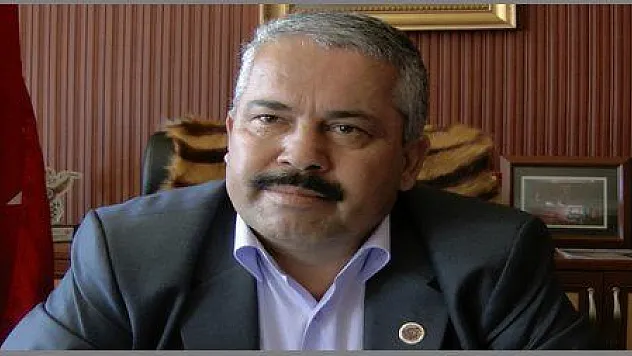 YUSUF ÇAYLI ADAYLIĞINI ASKIYA ALDI