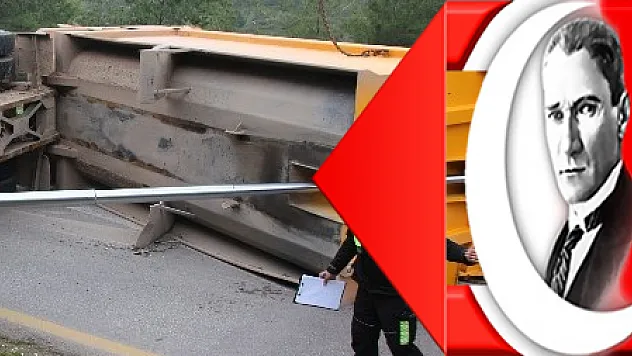 Hafriyat yüklü kamyon devrildi, ortalık savaş alanına döndü