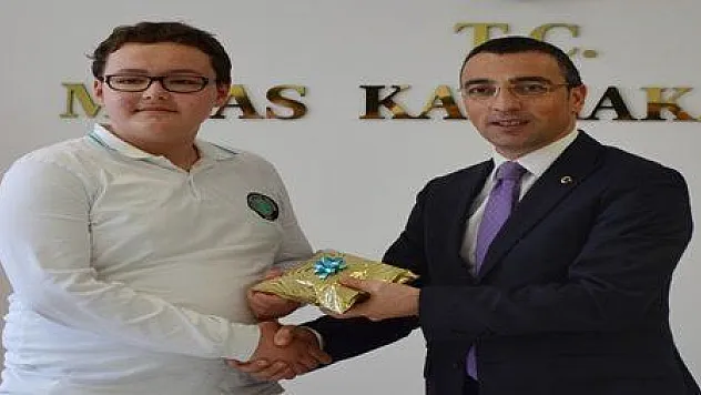 MİLAS KAYMAKAMI ARSLAN TEOG BİRİNCİSİNİ TEBRİK ETTİ...