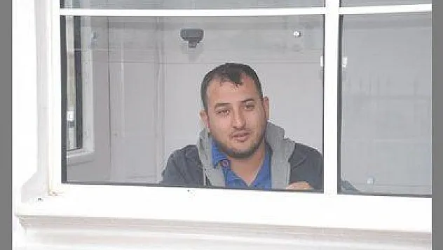 HAPİS CEZASINI BEKÇİLİK YAPARAK ÇEKİYOR