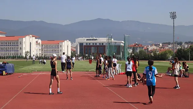 663 sporcu atletizm seçmeleri için kıyasıya yarışıyor