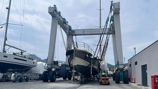 7 Motoryatın Battığı Yangında Son Enkaz da Kaldırıldı! Bodrum'da Temizlik Tamamlandı