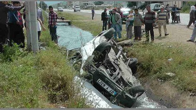 KANALA UÇAN ARAÇTAN SÜRÜCÜYÜ VATANDAŞLAR KURTARDI
