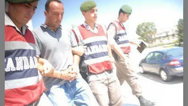 TUTUKLU PİLOT 'UÇUŞ TAKIMLARI NİZAMİYDİ'
