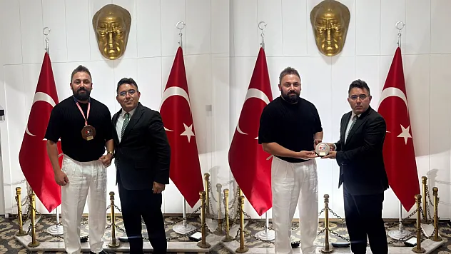 ABD şampiyonu güreşçi Demiroğlu'ndan Marmaris Kaymakamı Kaya'ya Ziyaret