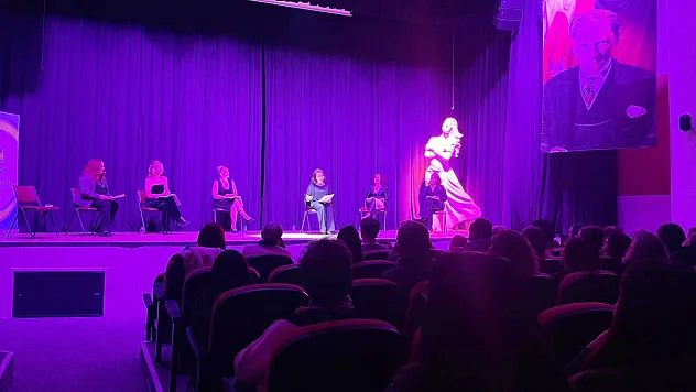'Adım Kadın' gösterisi Fethiye'de büyük ilgi gördü