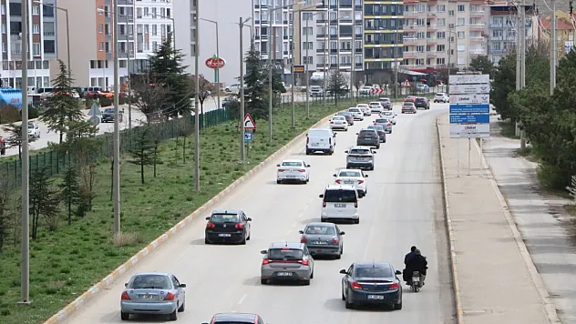 Afyonkarahisar - Antalya kara yolunda bayram yoğunluğu