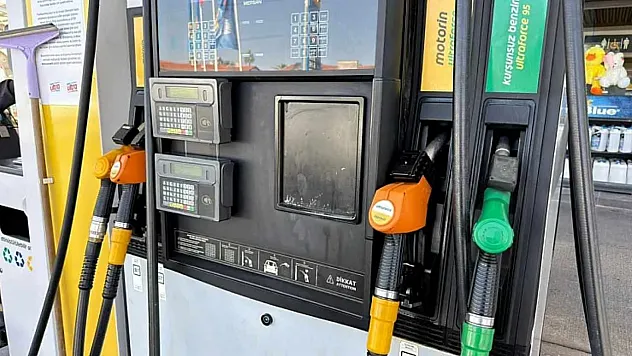 Akaryakıtta indirim sevinci kısa sürdü: Motorine 8,89 lira zam