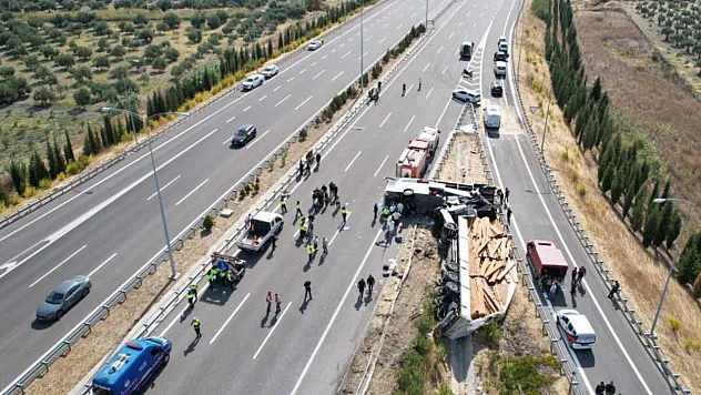 Akhisar'da 11 kişinin öldüğü kazada 2 sürücü tutuklandı