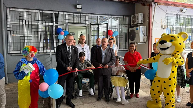 Akıncı Özel Eğitim Uygulama Okulu Destekçilere Plaket Verdi