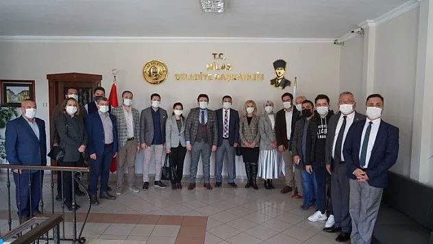Akp İlçe Yönetiminden Başkan Tokat'a ziyaret