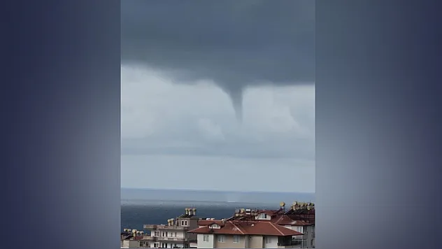 Alanya'da denizde hortum çıktı