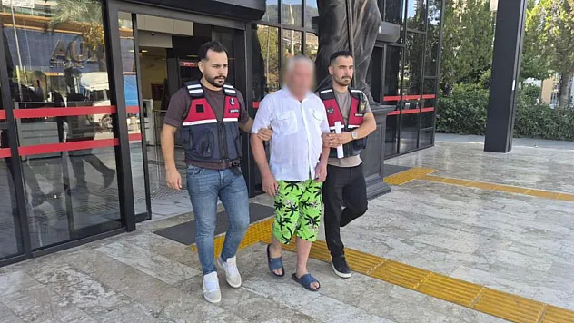 Alanya'da kadın personele taciz iddiasıyla Rus turist tutuklandı