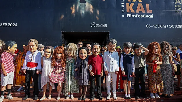 Altın Portakal Film Festivali Geleneksel Kortejiyle Başladı