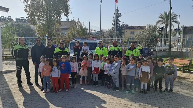 ANADOLU ÖĞRENCİLERİNE POLİSLİK MESLEĞİ TANITILDI