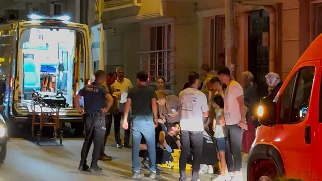 Aniden yola fırlayan çocuğa minibüs çarptı