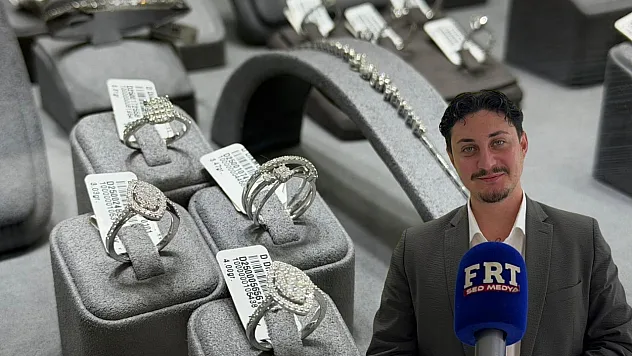 Anneler Günü'ne özel Fethiye D Diamond'dan pırlanta indirimi ve parfüm hediyesi