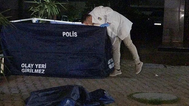 Antalya'da genç adam kaldırımda ölü bulundu