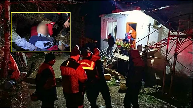Antalya'da kayıp olarak aranan yaşlı adam, 12 saat sonra bitkin halde ormanda yatarken bulundu