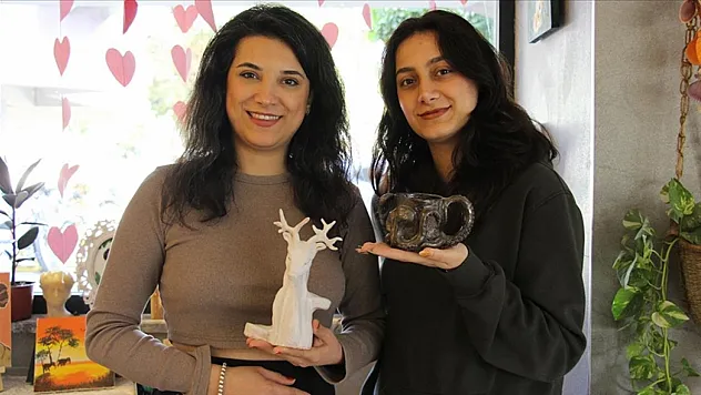 Antalya'da kız kardeşler hayallerini sanat atölyesinde gerçeğe dönüştürdü