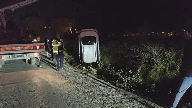 Antalya'da otomobil sulama kanalına uçtu, sürücüsü kayıplara karıştı
