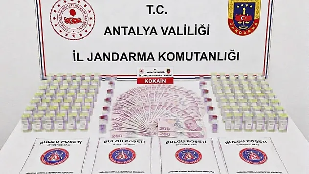 Antalya'da turistlere uyuşturucu satan 15 kişi tutuklandı