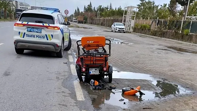 Antalya'da vinçle çarpışan elektrikli motosikletin Rus uyruklu sürücüsü hayatını kaybetti