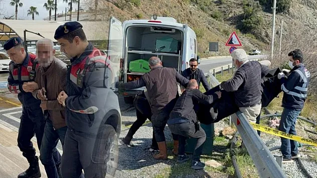 Antalya'da yol kenarında ölü bulunan kadının kocası ile oğlu tutuklandı