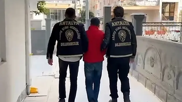 Antalya'da yüksek kâr ve banka promosyonu vaadiyle 480 bin lira dolandırdılar