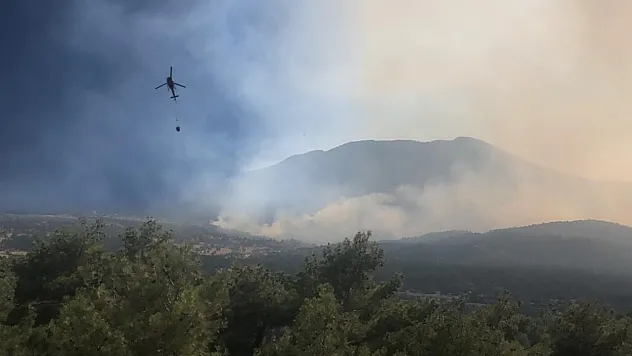Antalya'daki orman yangınına müdahale sürüyor